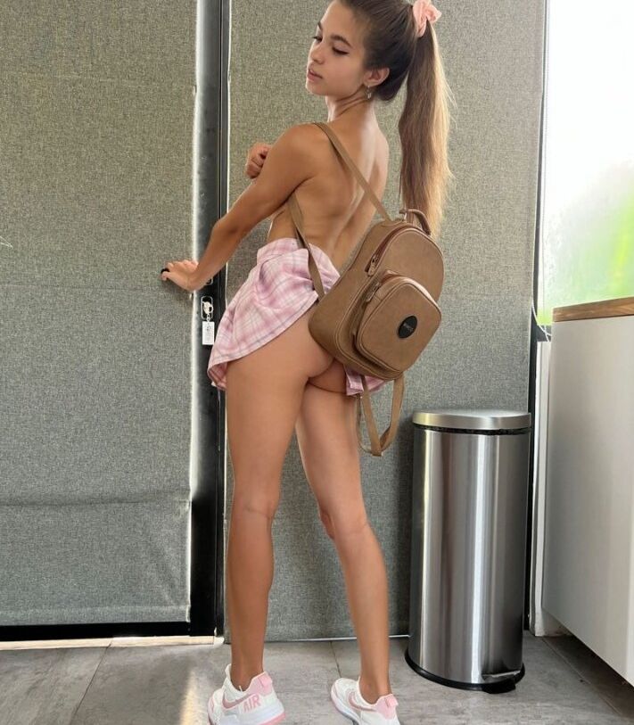 Valeria Lerochka desnuda #107865129