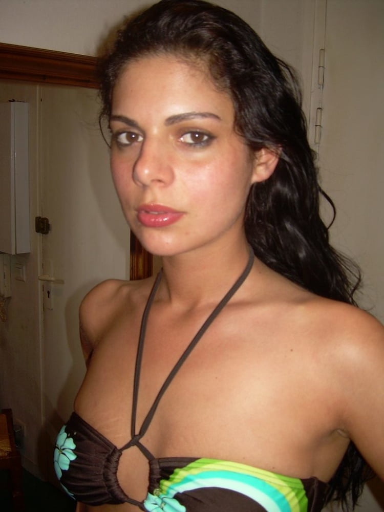 Tomando fotos en casa
 #99132282