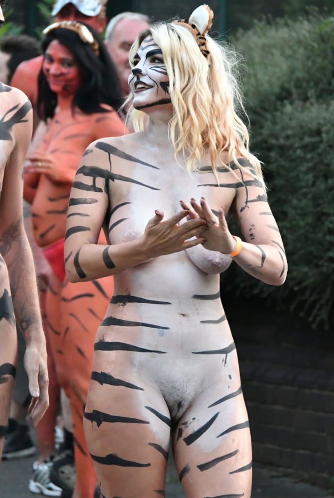 Random chicks 91
 #79901510