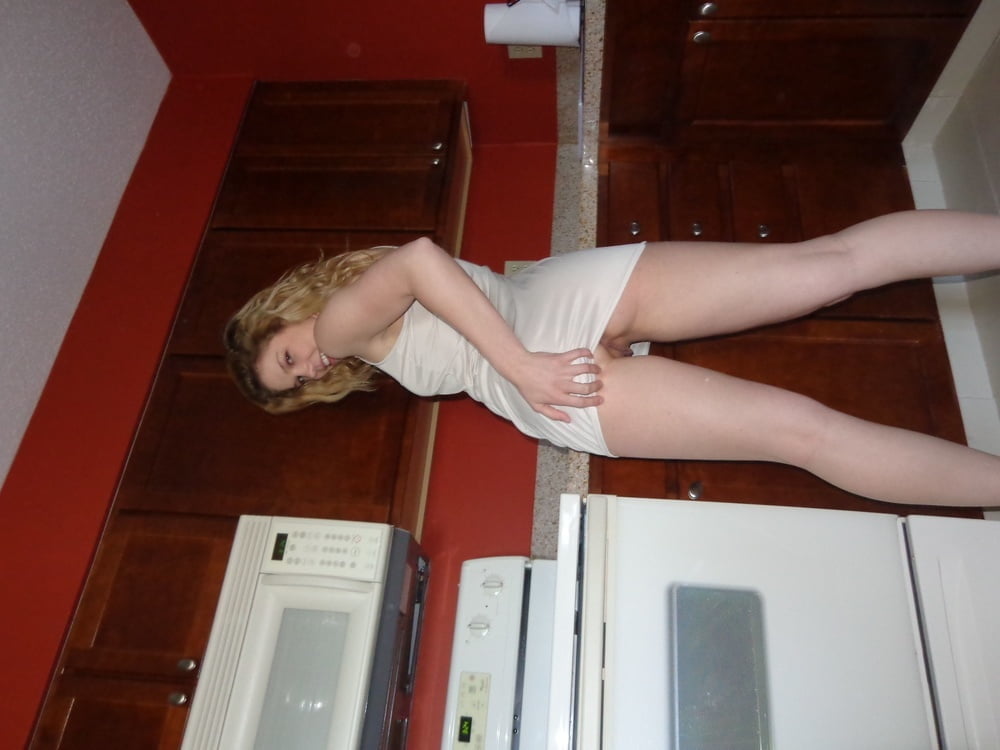 Damn sexy blonde amateur babe
 #104426456