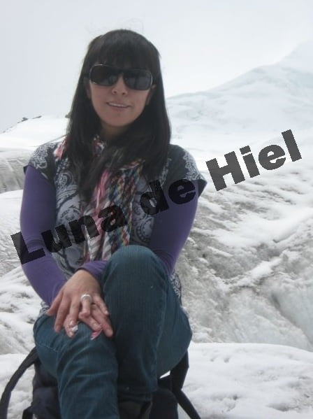 インドの大きなおばさんたちのお尻。
 #95107610