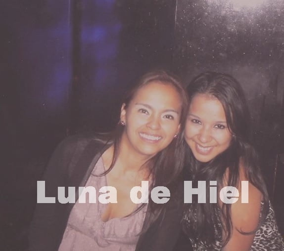 インドの大きなおばさんたちのお尻。
 #95107612