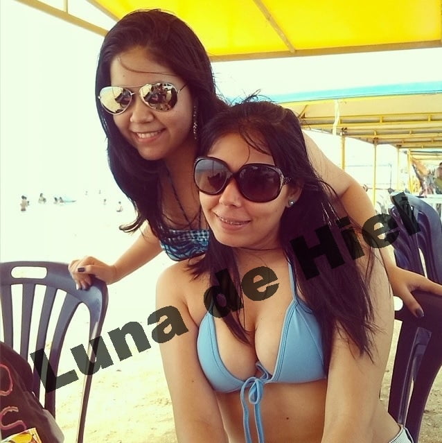 インドの大きなおばさんたちのお尻。
 #95107620