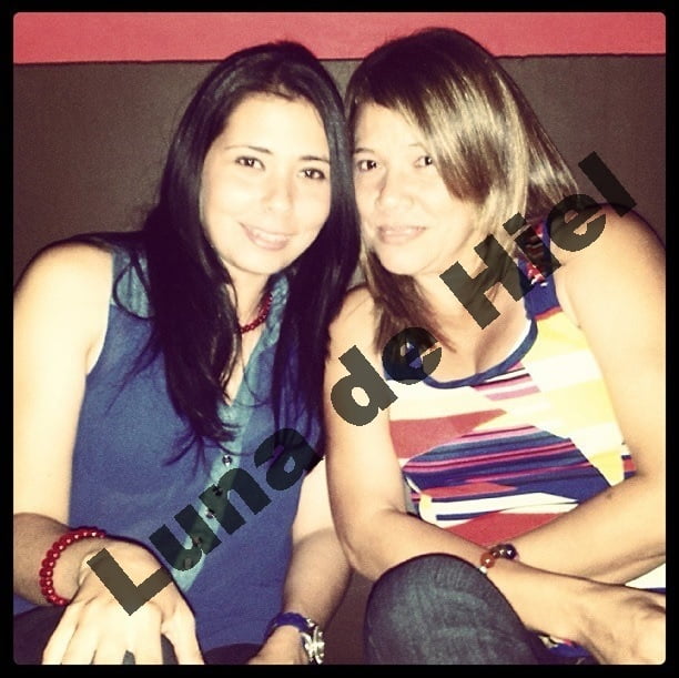 インドの大きなおばさんたちのお尻。
 #95107624