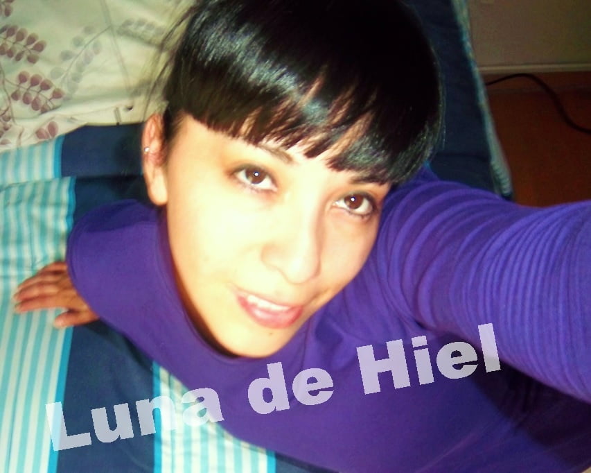 インドの大きなおばさんたちのお尻。
 #95107630