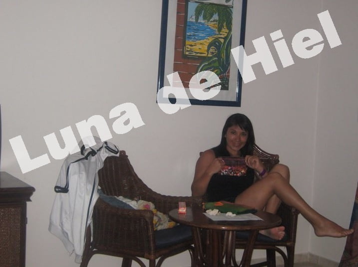 インドの大きなおばさんたちのお尻。
 #95107631