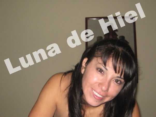 インドの大きなおばさんたちのお尻。
 #95107638