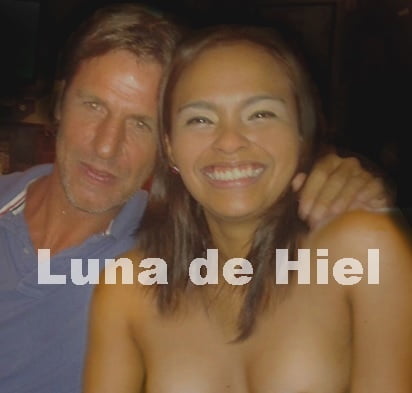 インドの大きなおばさんたちのお尻。
 #95107654