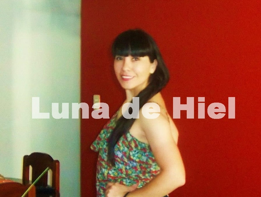 インドの大きなおばさんたちのお尻。
 #95107664