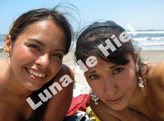 インドの大きなおばさんたちのお尻。
 #95107668