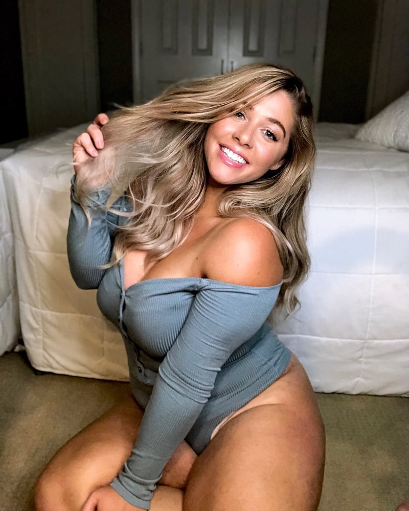 エラナ・ブライアン
 #93699979