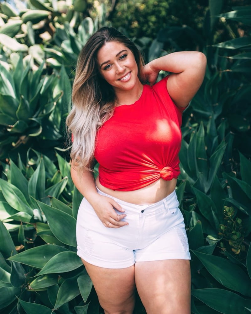 エラナ・ブライアン
 #93699990