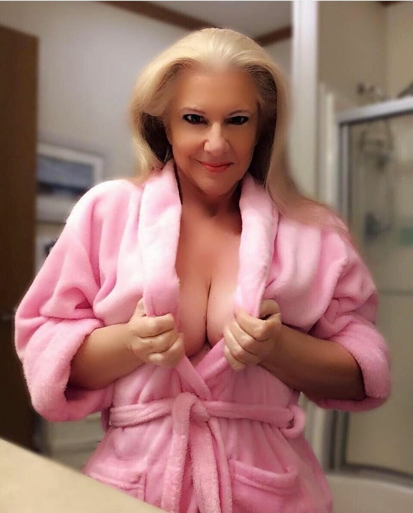 Reife enge lustvolle frauen
 #92128458