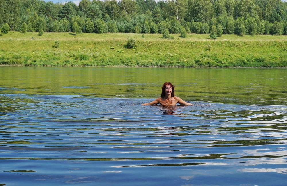 Nackt spielen im Wolga-Fluss
 #89287390