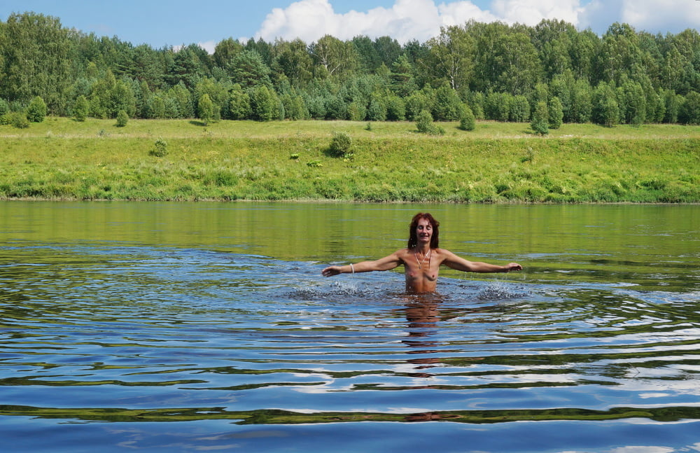 Nackt spielen im Wolga-Fluss
 #89287403