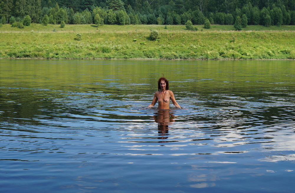 Nackt spielen im Wolga-Fluss
 #89287435