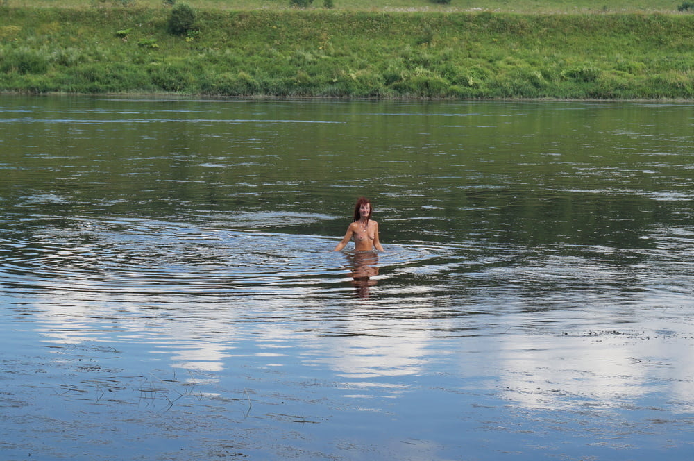 Nackt spielen im Wolga-Fluss
 #89287439