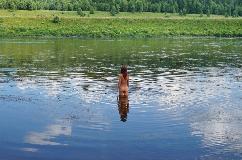 Nackt spielen im Wolga-Fluss
 #89287444