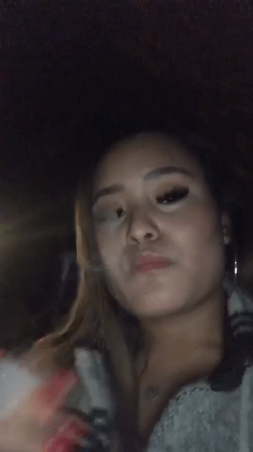 Nepal 20yo estudiante y escolta pema chon fumar cig caliente
 #91048323