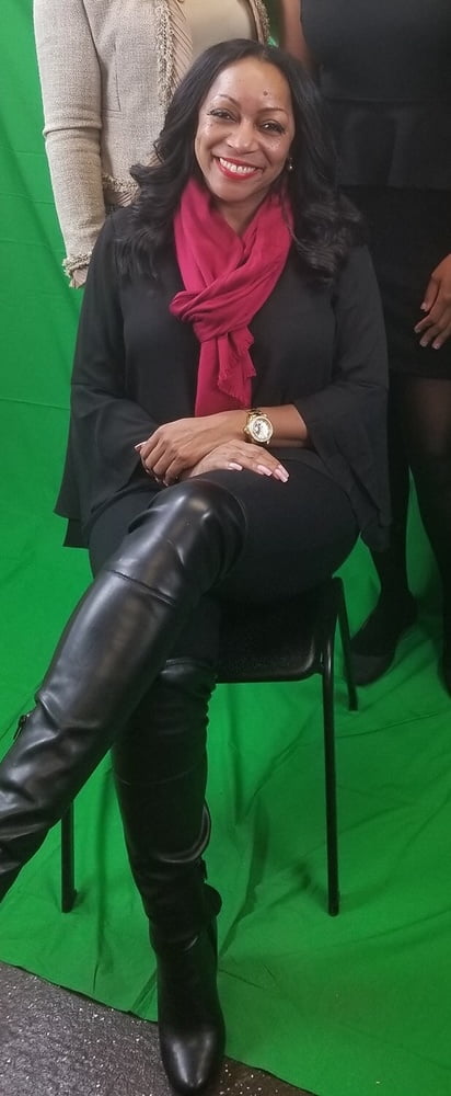 Milfs & gilfs usando botas no.6
 #104193519