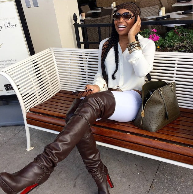 Milfs & gilfs usando botas no.6
 #104193593