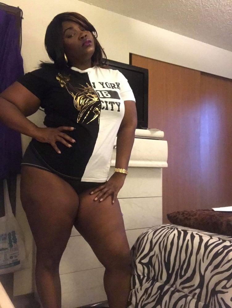 Schwarze geile Milf zurück zur Arbeit Selfies
 #88573505