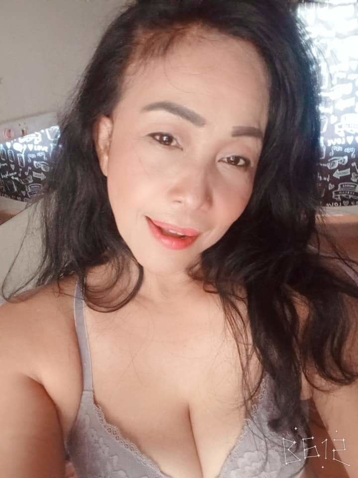 Ibu tetek besar #81304503