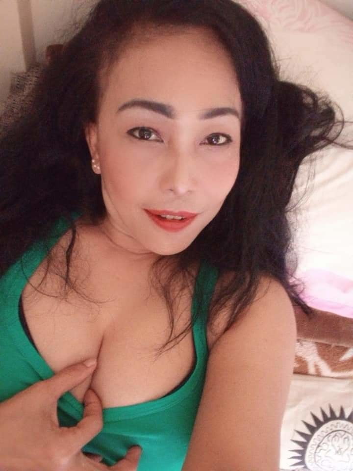 Ibu tetek besar #81304512