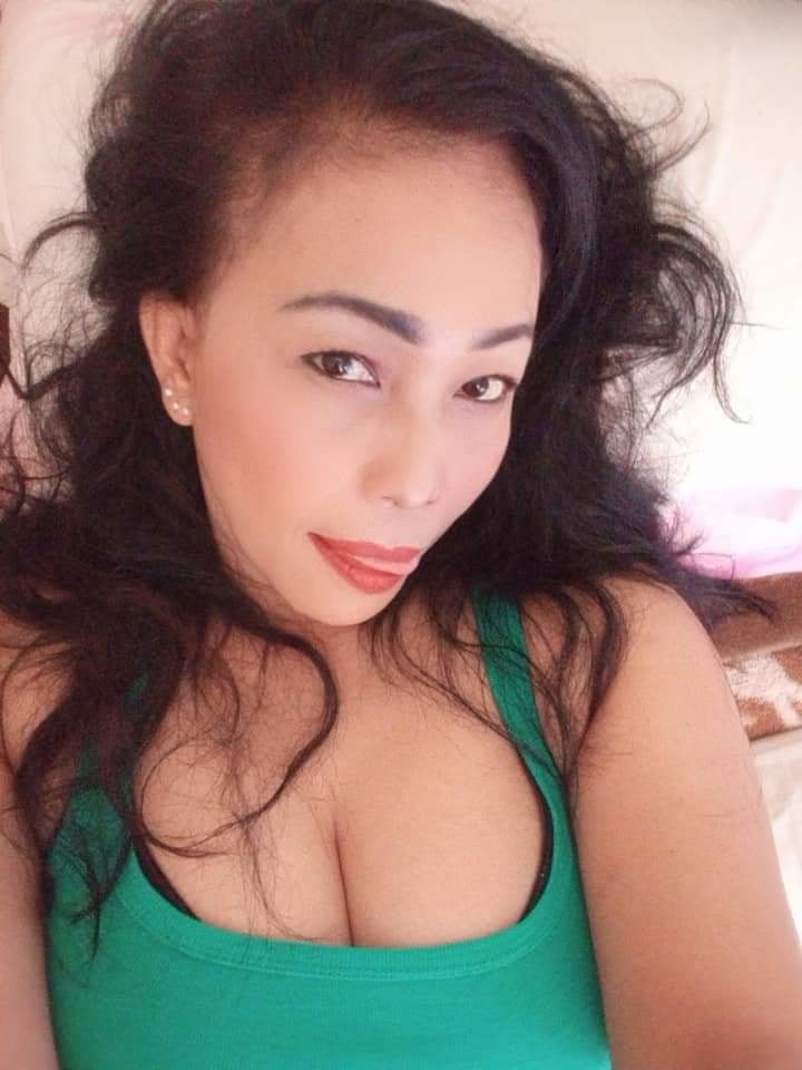 Ibu tetek besar #81304521