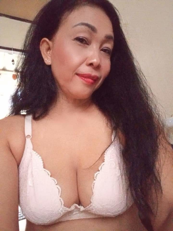 Ibu tetek besar #81304548