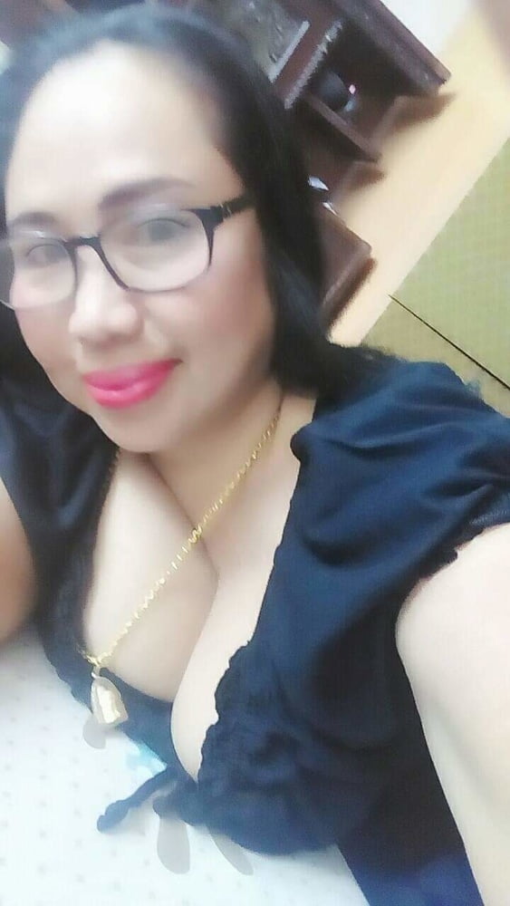 Ibu tetek besar #81304615