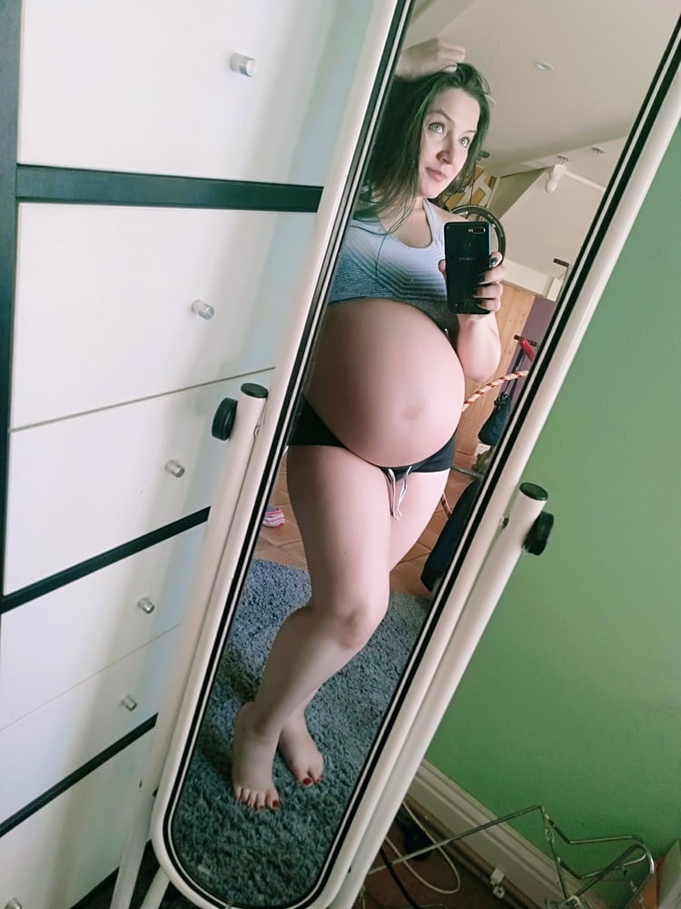 Sexy schwangere Mädchen 121
 #93500602