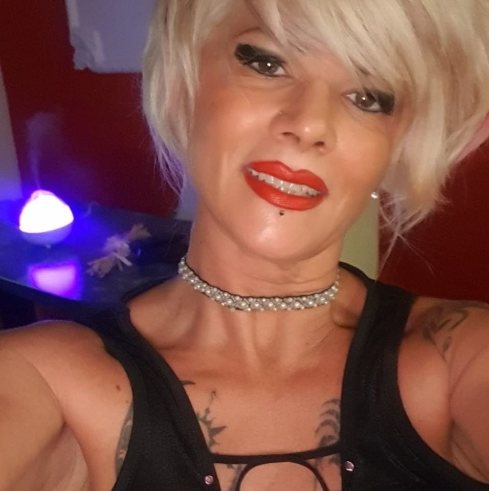 Blond suczka
 #87543623