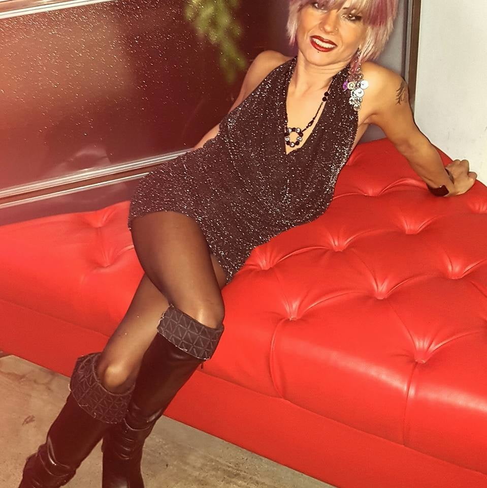 Blond suczka
 #87543659