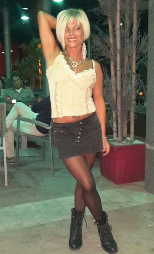 Blond suczka
 #87543695