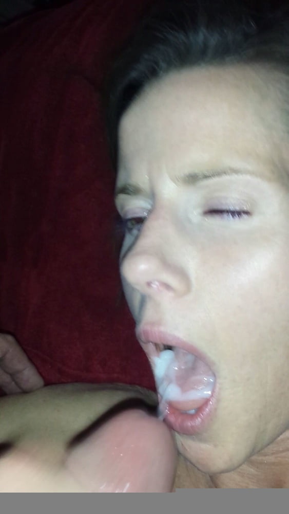 Milf caliente
 #104859952