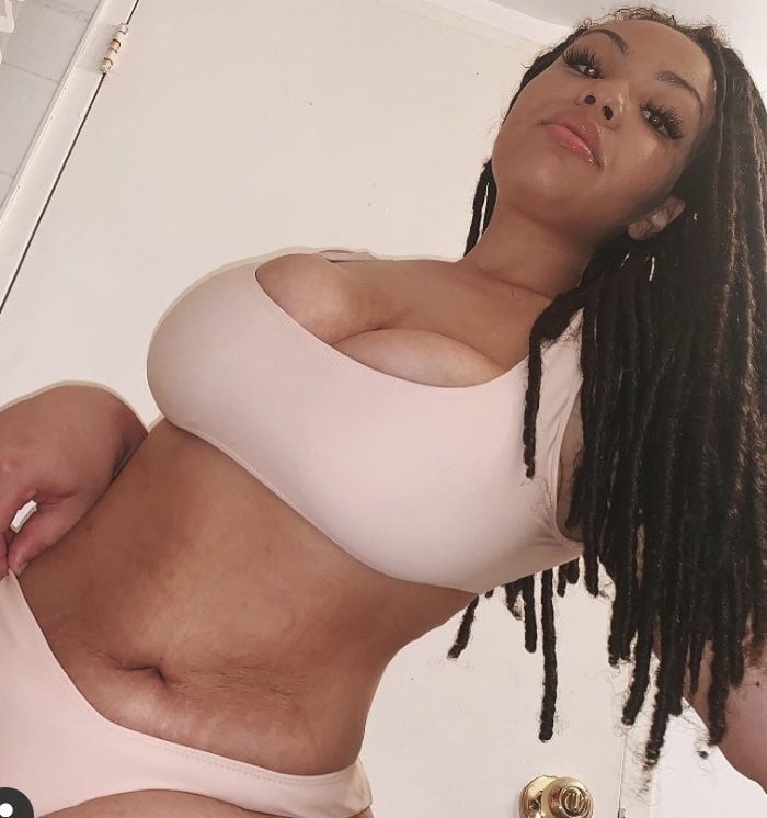 Schlampe mit fetten Titten
 #90027845