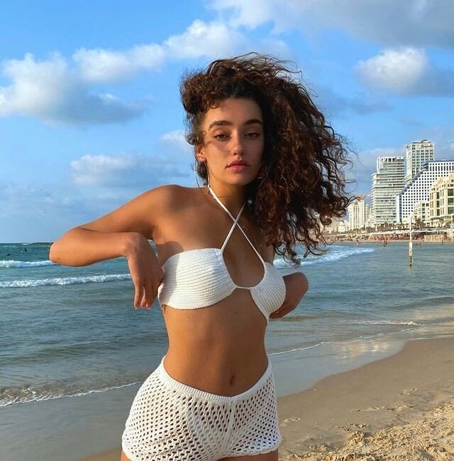 Liraz Nomdar nackt #108314490