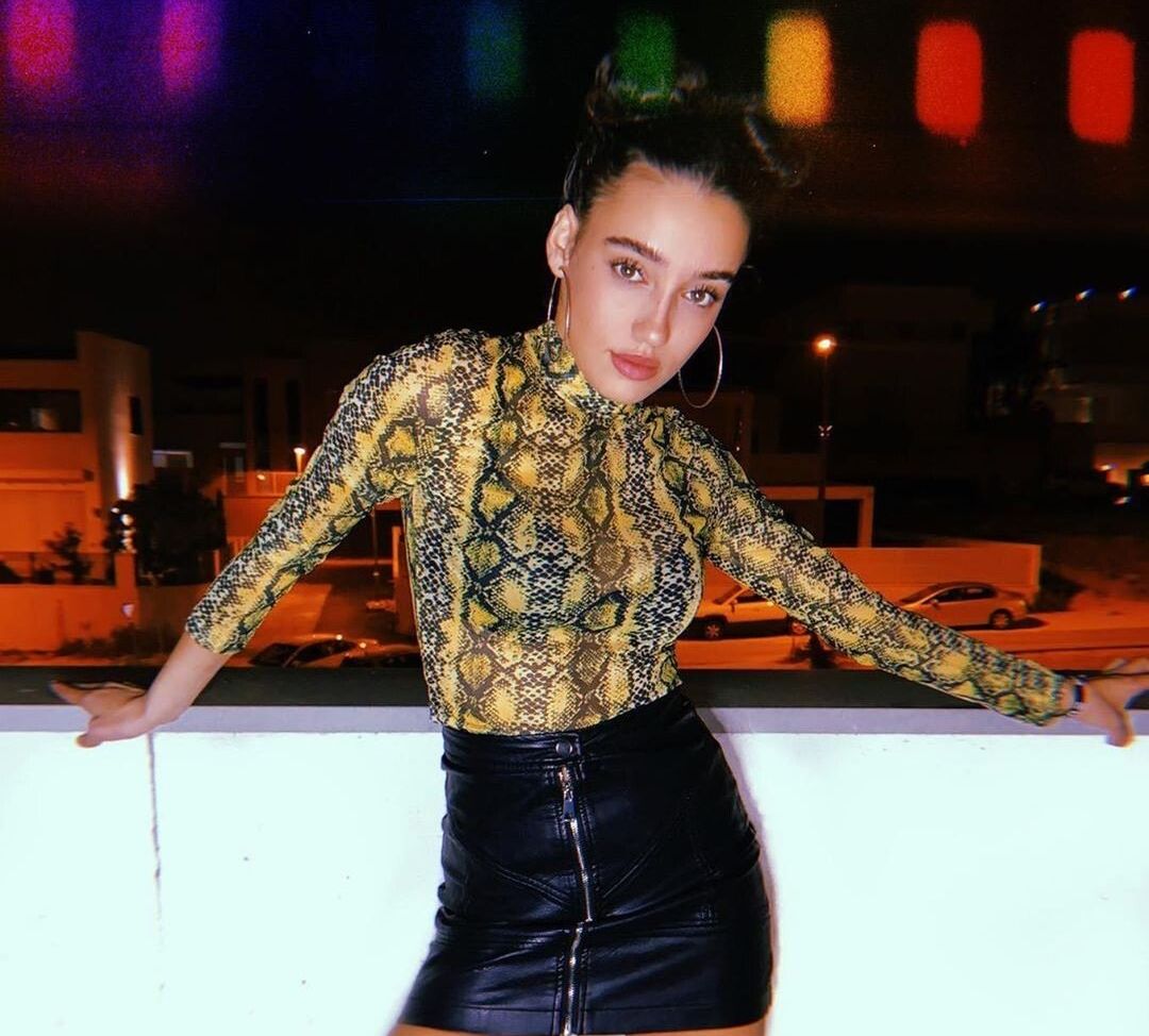 Liraz Nomdar nackt #108314501