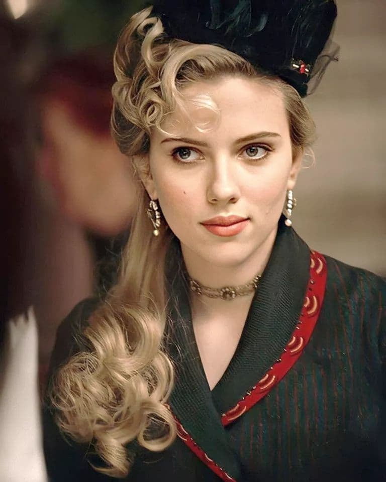 Scarlett johansson
 #105180035