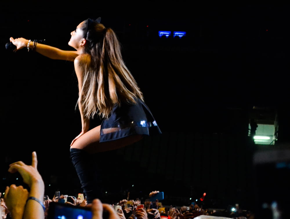 Ariana grande con gli stivali vol 07
 #104855581