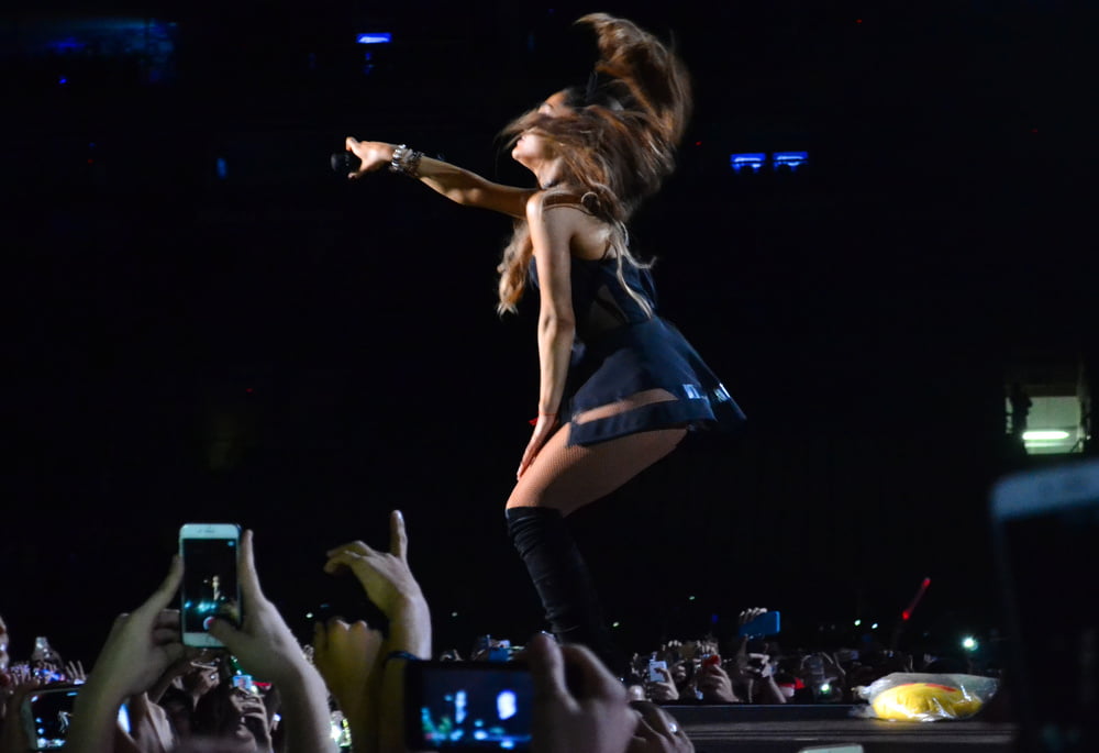 Ariana grande con gli stivali vol 07
 #104855584