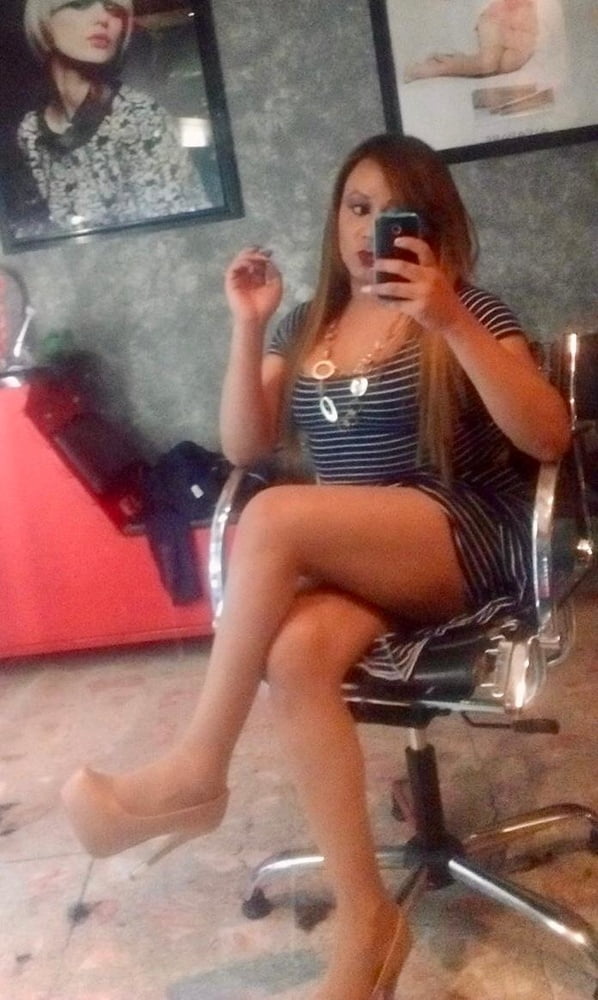 Sexy piernas cruzadas #13
 #105546884