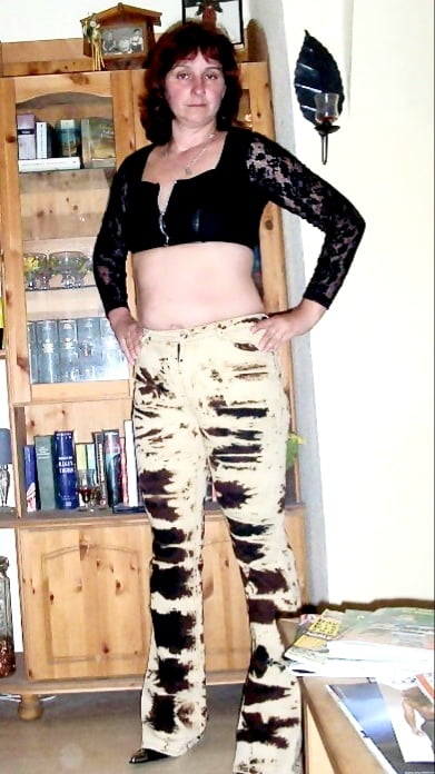 Chubby german wife Sofia strips out of combat trousers #98986183