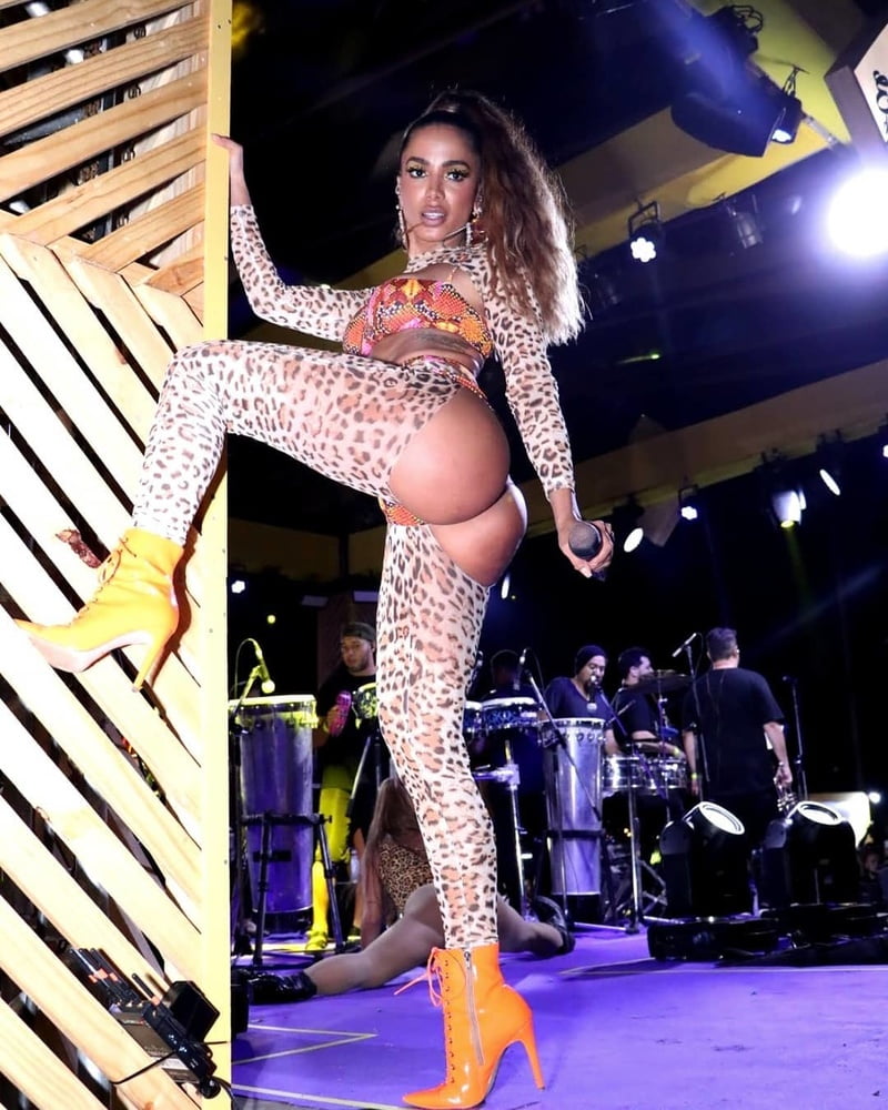 Anitta (reino animal - carnaval 2020)
 #104751665