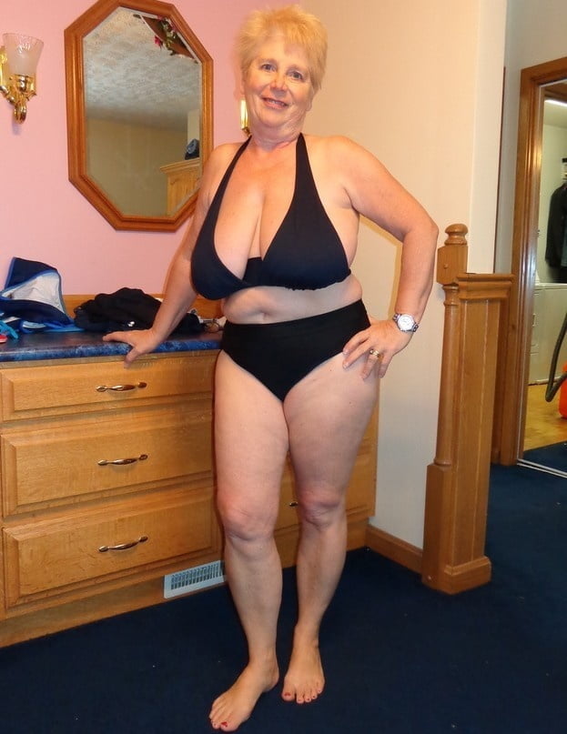 Wer ist diese reizende Dame (bitte kommentieren oder msg mich)
 #80490297
