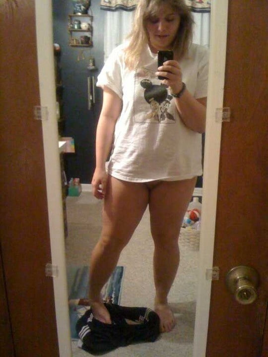 Chicas en varias camisas
 #90919202