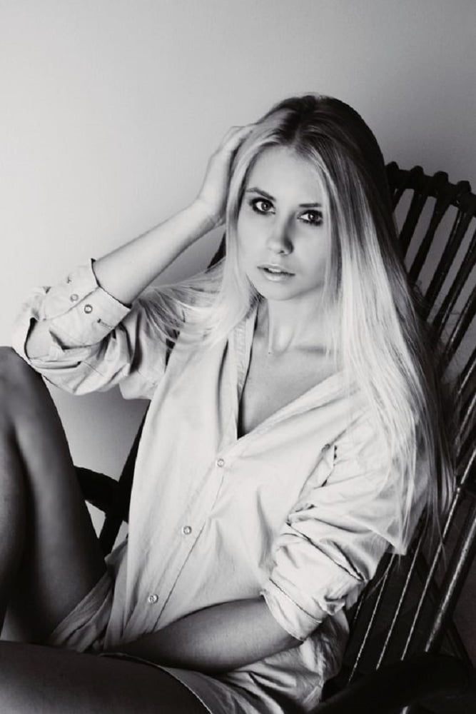 Chicas en varias camisas
 #90919673