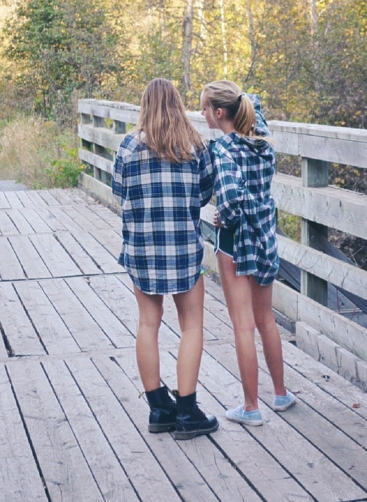 Chicas en varias camisas
 #90919675