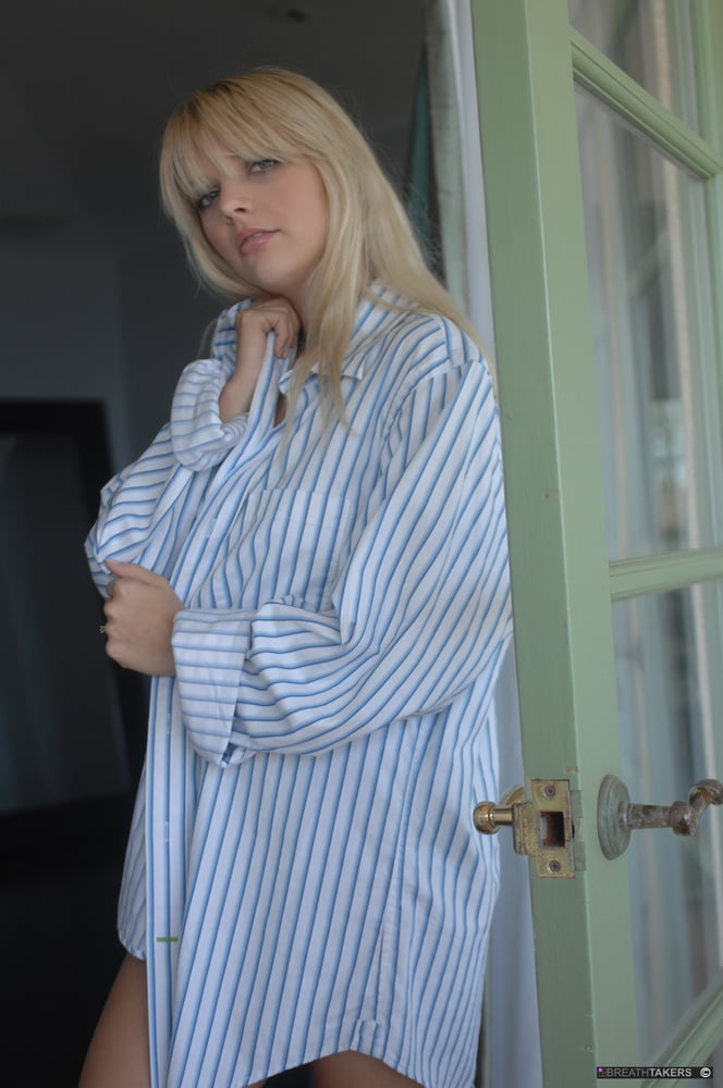 Chicas en varias camisas
 #90919733